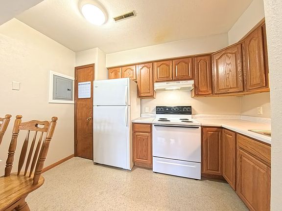 2nd image of 1105 N Depot St #14