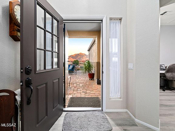 5th image of 889 E Claridge Pl