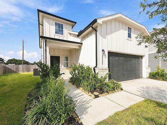 2nd image of 24520 Canyon Strata Ln