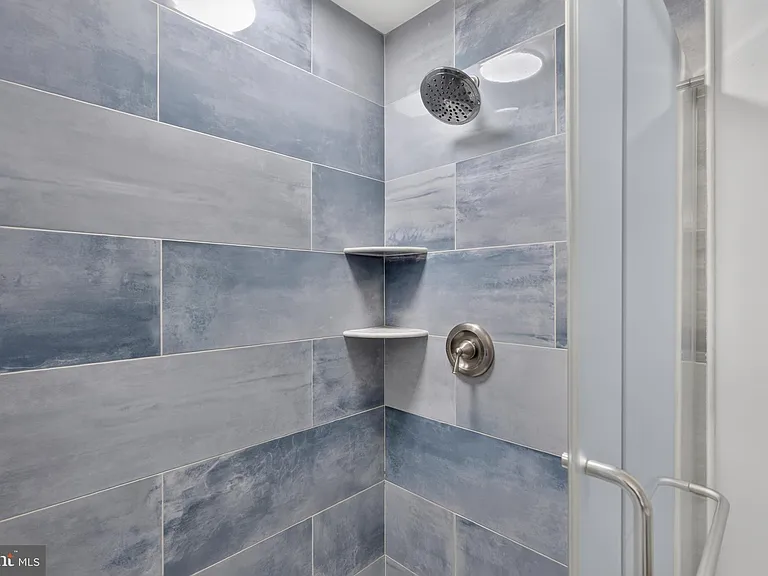 20 Carter Ln — Photo 8