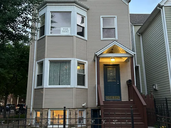 2101 W Montrose Ave #2, Chicago, IL 60618