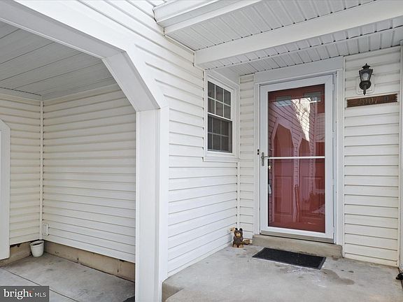 3rd image of 2907 S Woodstock St APT D