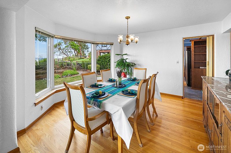 3rd image of 10445 Marine View Drive SW