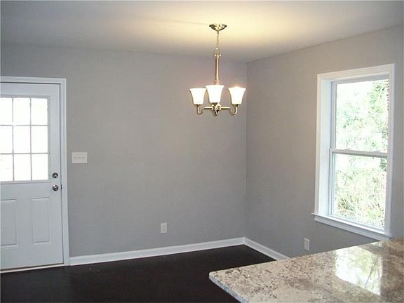 3rd image of 3373 Creek Valley Dr SE