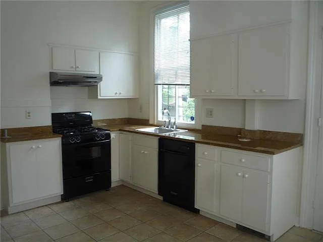7733 Hampson St — Photo 17