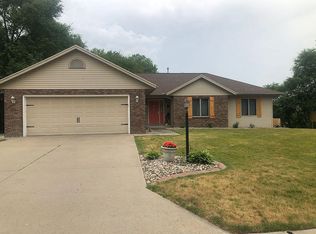 417 Hillcrest Dr, Goshen, IN 46528