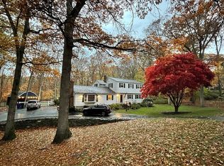 391 Papurah Rd, Fairfield, CT 06825