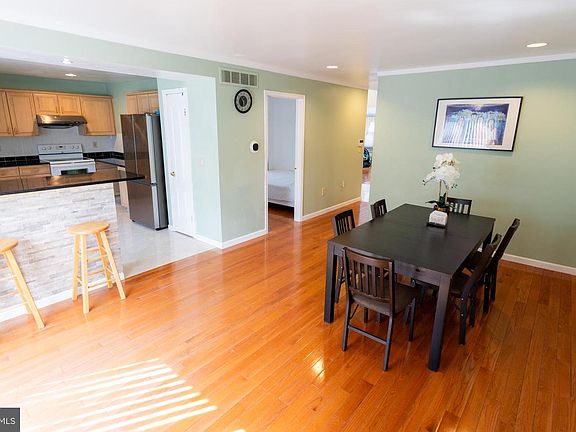 5th image of 6 Bellwood Dr