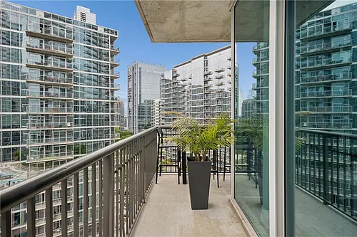 1080 Peachtree St NE Photo 1