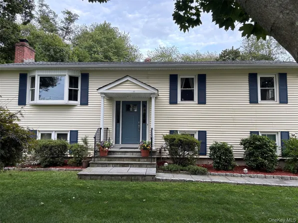 94 Overlook Drive, Mahopac, NY 10541