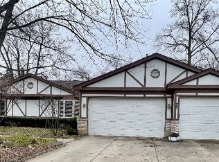 3819 Crestwood Dr, Northbrook, IL