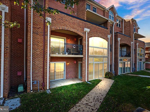 3rd image of 6916 Fairfax Dr Unit 114