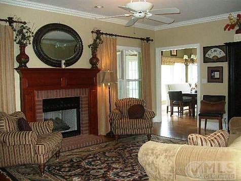 3rd image of 198 Kings Pointe Ln