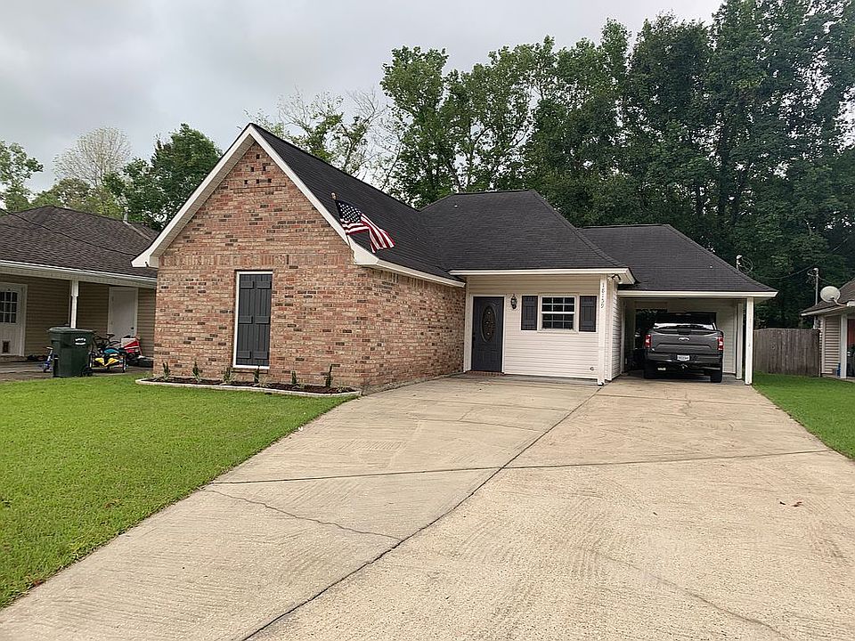 1st image of 18159 Wood Haven Dr
