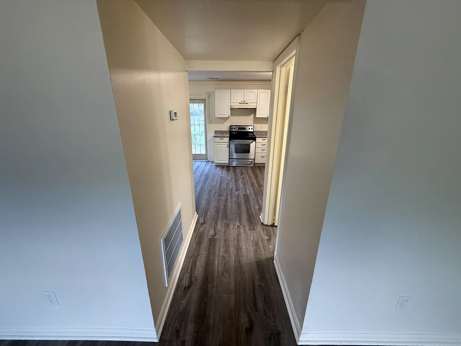 3 bed, 2.5 bath, 1340 sqft, $1,800 — Photo 4