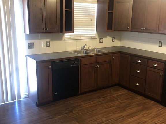 4th image of 1334 Seamans Way