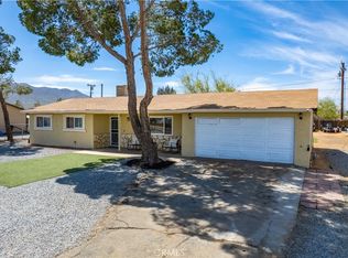 10277 Kiavan Rd, Apple Valley, CA 92308
