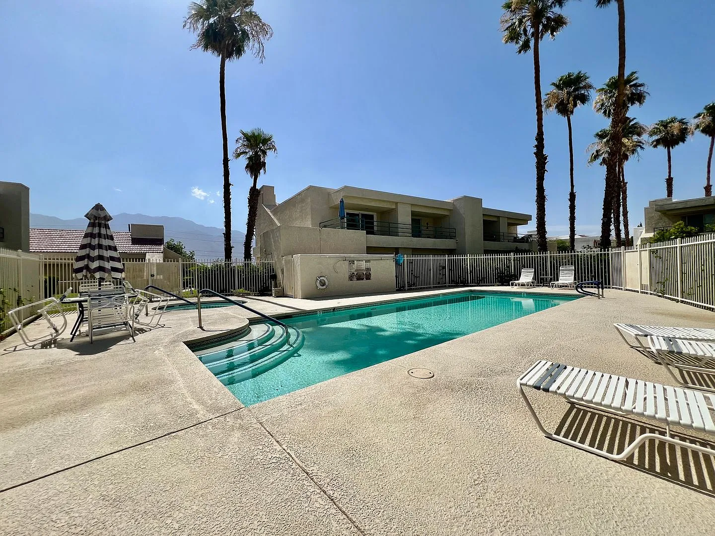 Coming Soon! 1 Bedroom 1 Bathroom Upper-Level Condo In Gated Community Of Candlewood Villas — Photo 1