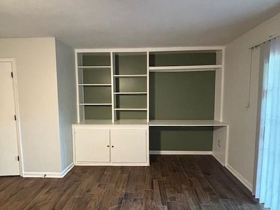 5th image of 1822 Larette Dr