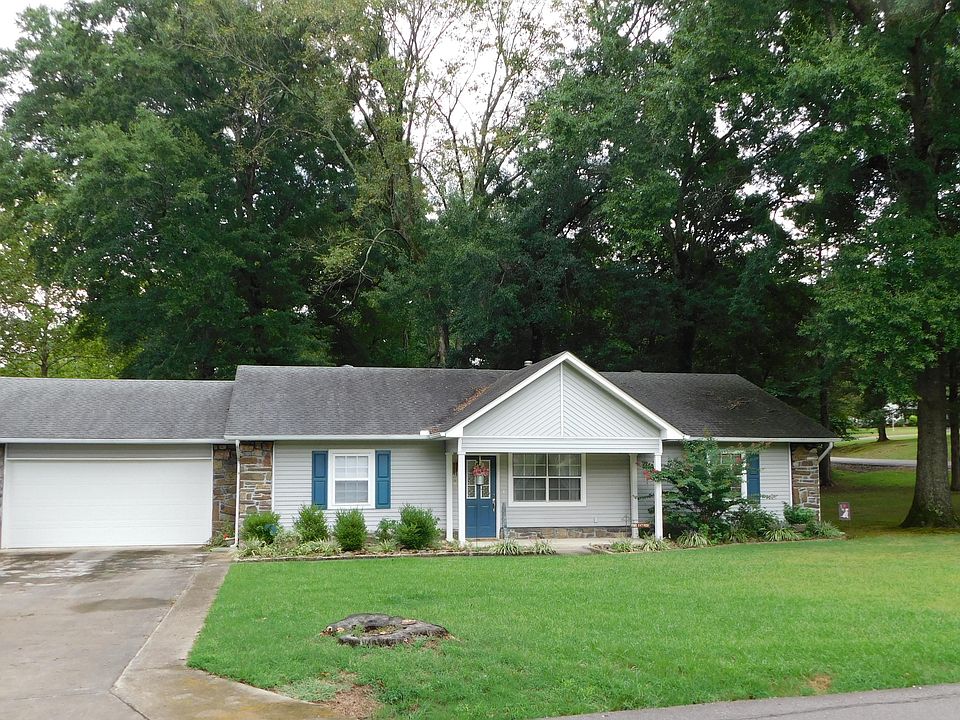 1st image of 126 E Walker Dr