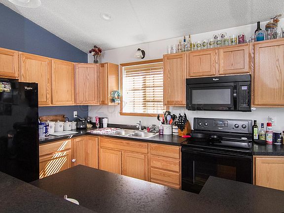 4th image of 2406 6th St W