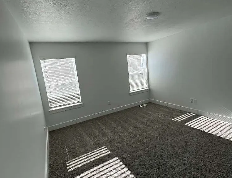 354 W 3085 S — Photo 7