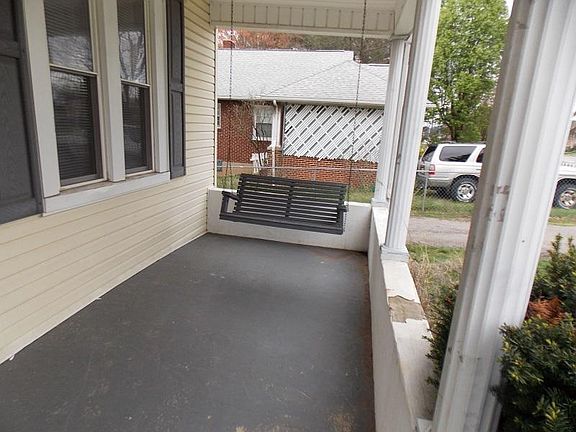 2nd image of 511 Kimball Ave