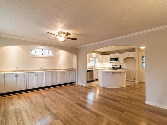 3rd image of 71 Silver Fox Dr