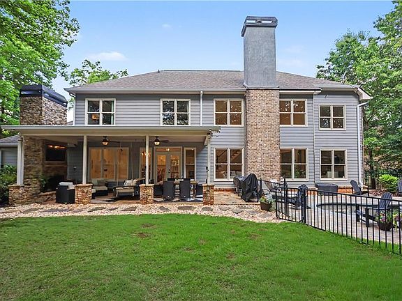 4th image of 3610 Lively Oak Dr