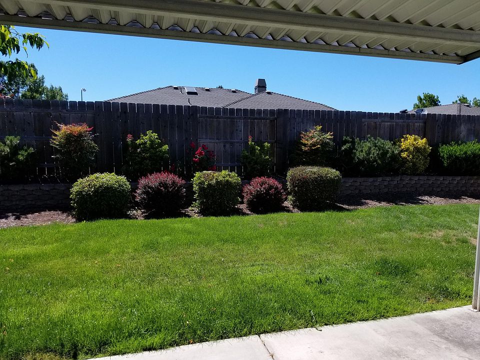 2nd image of 2040 Martin Dr