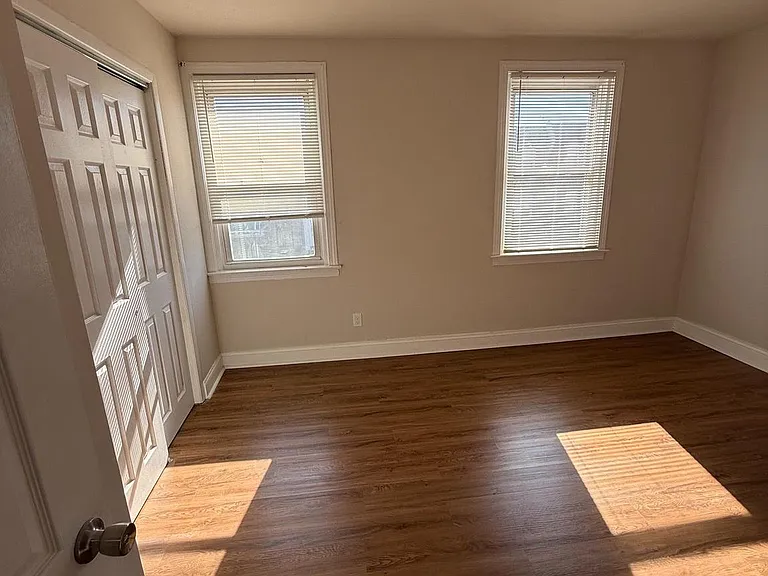 4427 Vista St — Photo 12
