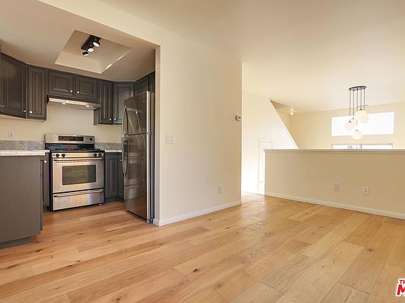 5th image of 3182 Weldon Ave