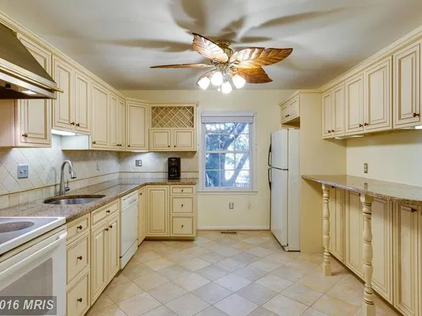 22 Castle Ct, Gaithersburg, MD 20878