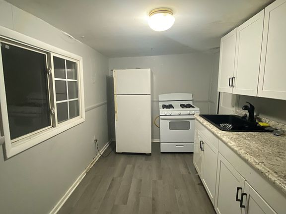 4th image of 430 W 4th St #4