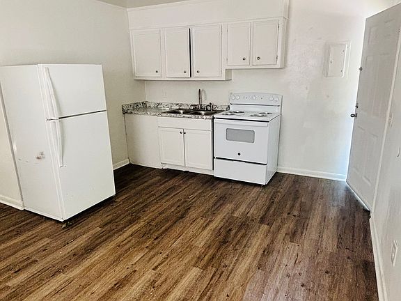 3rd image of 85 Green Meadow Ln #1