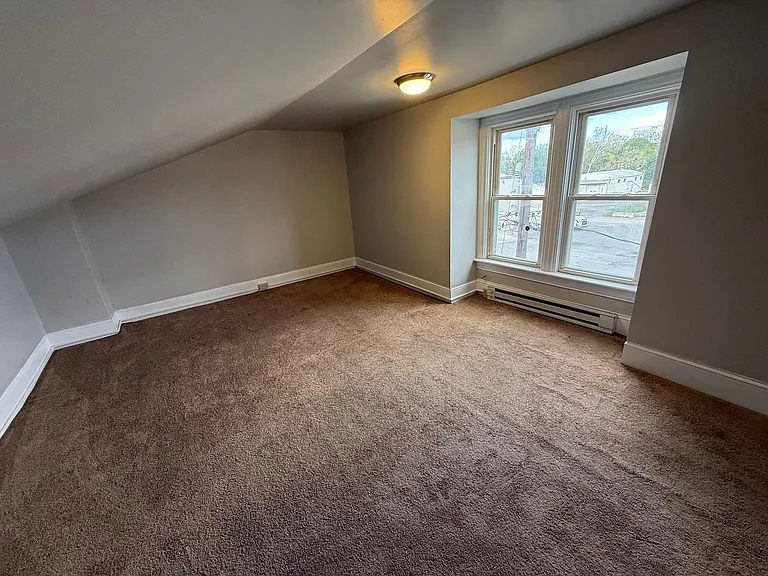 410 Wolf Ave — Photo 15