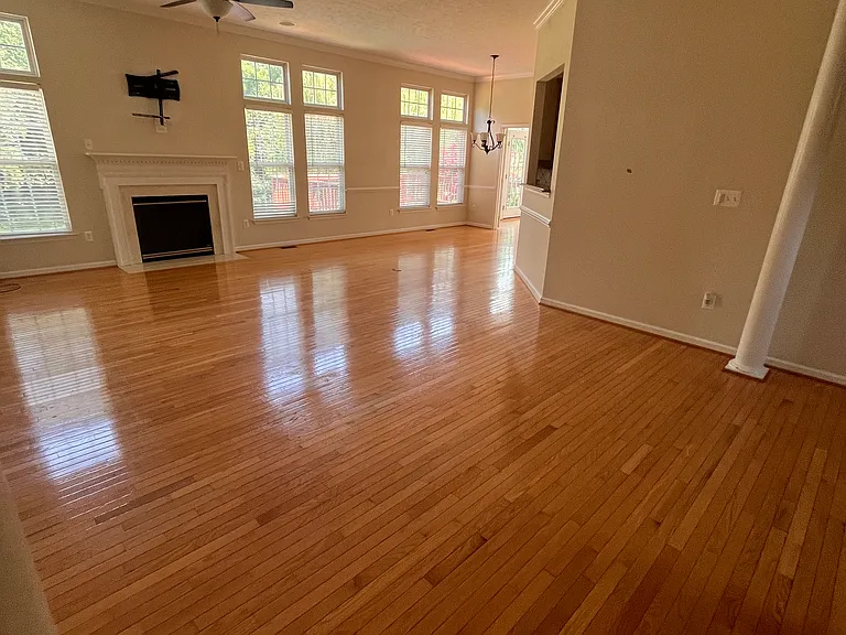 141 Granard Ave — Photo 2