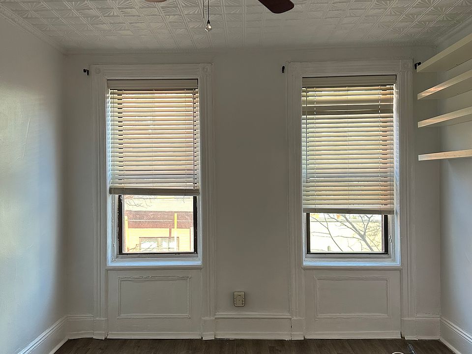 Bedroom Street facing