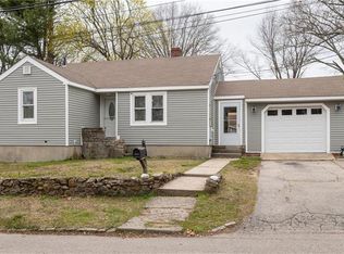 87 Roosevelt St, Warwick, RI 02888