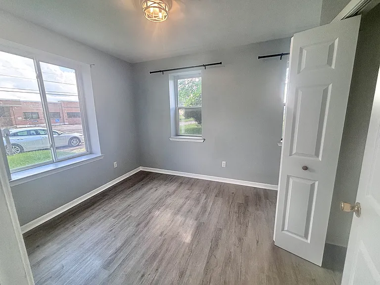 1751 Clara St — Photo 74
