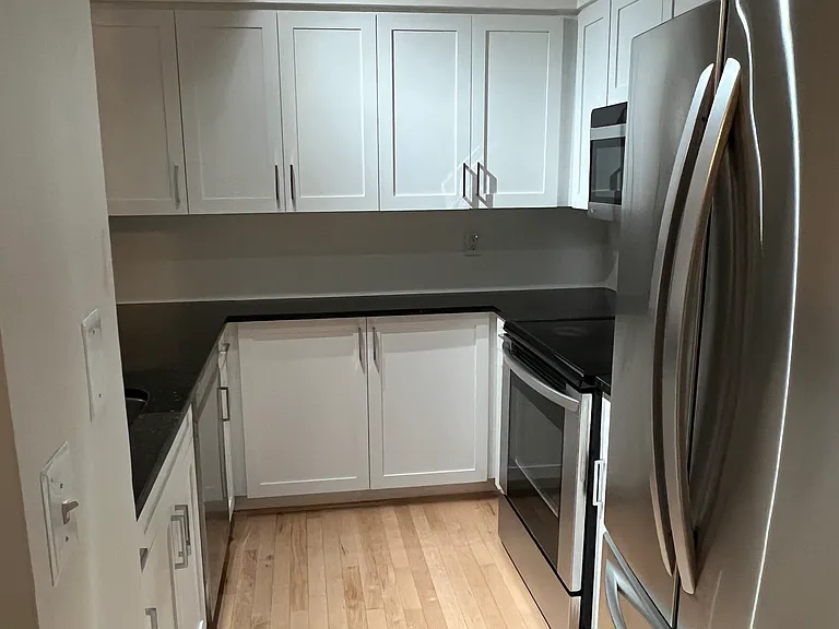 7500 Woodmont Ave #314 — Photo 4