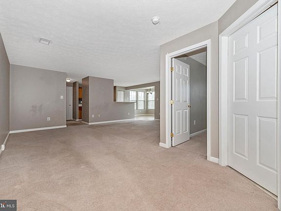 2nd image of 903 Blue Leaf Ct #6-2B