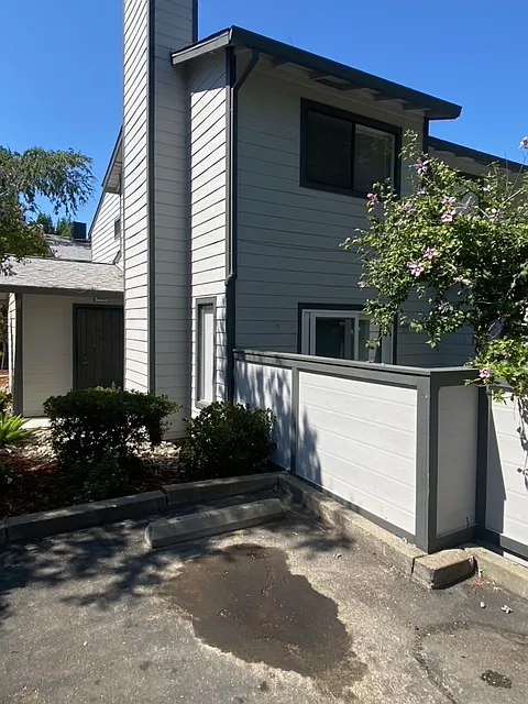 6401 Creekbed Ln — Photo 1