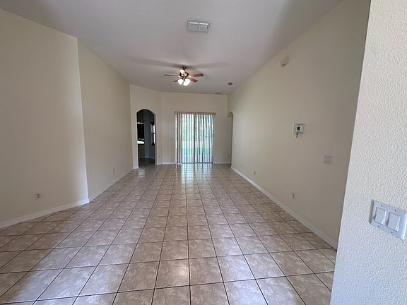 2nd image of 2714 Patrician Cir