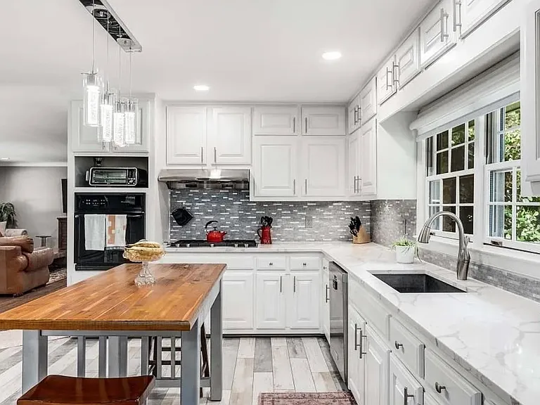 240 Beachland Dr — Photo 7