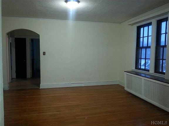 3rd image of 165 Sedgwick Ave
