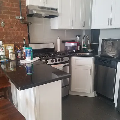 Rented by Chartwell Manhattan Realty | media 4