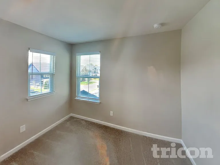 833 Dean Dr — Photo 10