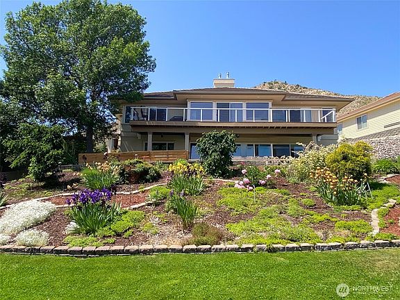 4th image of 735 Castle Heights Drive