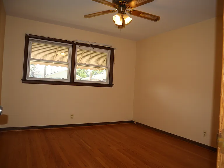 8755 S Fairfield Ave — Photo 13